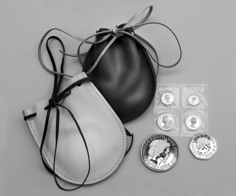2-DSC 0020 b bw